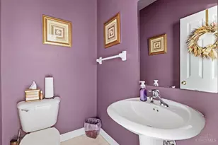 2418 Bluffcrest Ln, Cincinnati, OH 45238 - Photo 8