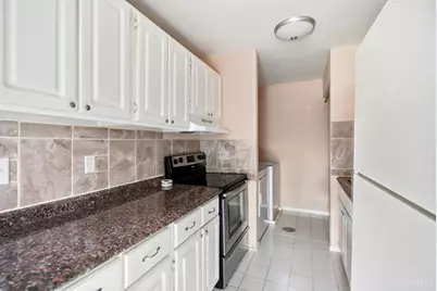1058 E Crescentville Road, West Chester, OH 45246 - Photo 10