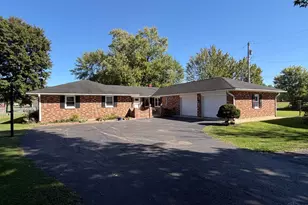 300 Park Ave, Lynchburg, OH 45142 - Photo 2