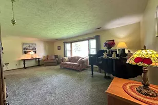 300 Park Ave, Lynchburg, OH 45142 - Photo 8