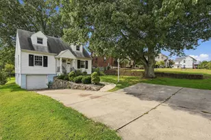 3289 Van Zandt Dr, Green Township, OH 45211 - Photo 2