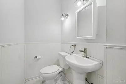 2200 W Clifton Avenue, Cincinnati, OH 45219 - Photo 12