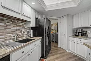 755 Hidden Cir, Washington Twp, OH 45458 - Photo 8