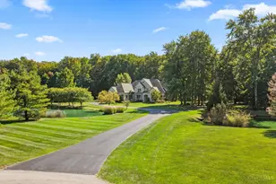 2049 Plumb Ln, Batavia Township, OH 45103 - Photo 2