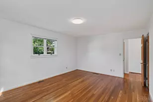 9043 Winton Rd, Springfield Township, OH 45231 - Photo 8
