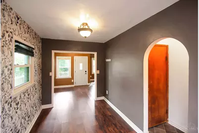 8141 Lesourdsville West Chester Road, West Chester, OH 45069 - Photo 14