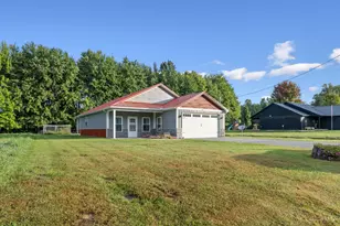 154 Black Hawk Dr, Jackson Township, OH 45171 - Photo 4