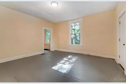 758 Straight Street, Cincinnati, OH 45214 - Photo 4