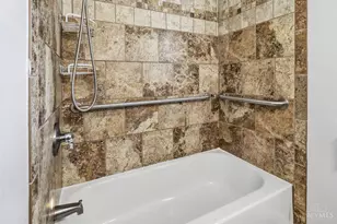8005 Crest Acres Dr, Deerfield Township, OH 45040 - Photo 12