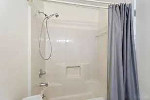 5207 S Eaglesnest Dr, Green Township, OH 45248 - Photo 18