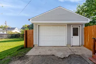 2014 W Bataan Dr, Kettering, OH 45420 - Photo 32