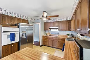 1210 Thurnridge Dr, Reading, OH 45215 - Photo 14