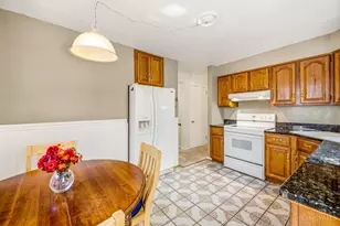 7909 Dee St, Madeira, OH 45243 - Photo 8