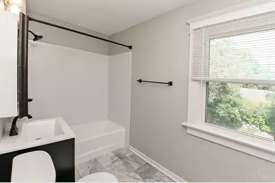 1946 Hewitt Avenue, Cincinnati, OH 45207 - Photo 20