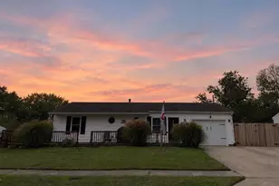 597 Kristine Ln, Franklin, OH 45005 - Photo 2