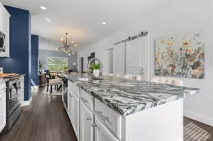3647 Woodford Rd, Cincinnati, OH 45213 - Photo 12