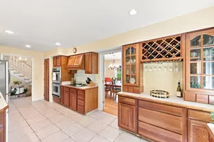 1163 Gleneagles Ct, Delhi Township, OH 45233 - Photo 8