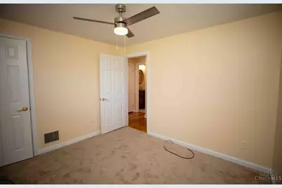 6327 Stover Avenue, Golf Manor, OH 45237 - Photo 8