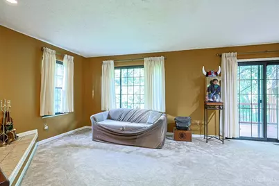 281 Carriage Circle Drive, Springdale, OH 45246 - Photo 6
