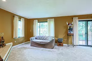 281 Carriage Cir Dr, Springdale, OH 45246 - Photo 6