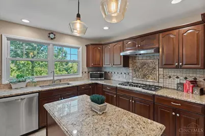 3834 Foxtail Lane, Miami Township, OH 45248 - Photo 10