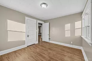 2949 Mignon Ave, Cincinnati, OH 45211 - Photo 2