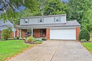 8542 Holiday Hills Dr, Anderson Township, OH 45255 - Photo 2