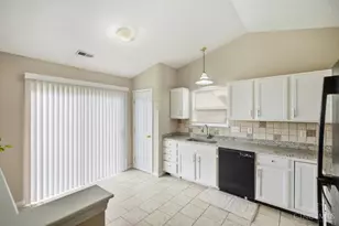 275 Keswick Dr, Monroe, OH 45050 - Photo 10