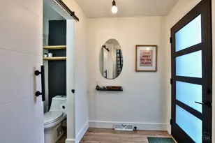 2171 Sohn St, Cincinnati, OH 45219 - Photo 2