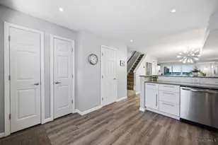 3760 Ashworth Dr, Cincinnati, OH 45208 - Photo 10