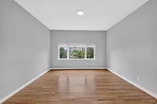 418 Torrence Ct, Cincinnati, OH 45202 - Photo 2