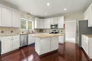 334 Glensford Ct, Springdale, OH 45246 - Photo 8