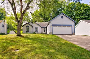 7213 Bluecrest Dr, Anderson Township, OH 45230 - Photo 1