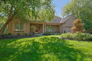 285 Ashley Ct, Wyoming, OH 45215 - Photo 2