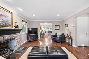 1601 Colonial Dr, Green Township, OH 45238 - Photo 10