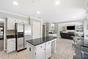 8218 Eagle Ridge Dr, West Chester, OH 45069 - Photo 22