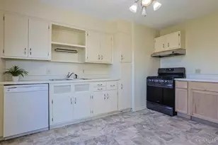 7561 Kirtley Dr, Sycamore Township, OH 45236 - Photo 16