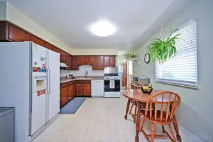 11481 Whallon Ct, Springdale, OH 45246 - Photo 10