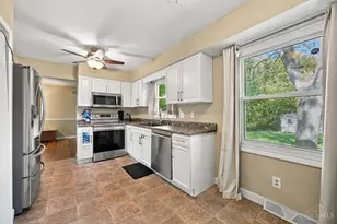 1946 Edgewater Dr, Springfield Township, OH 45240 - Photo 14