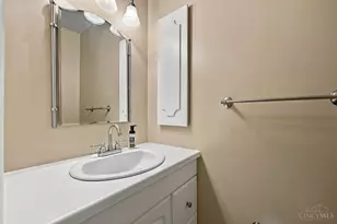 1946 Edgewater Dr, Springfield Township, OH 45240 - Photo 20