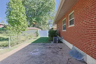 4290 Selby Ct, Cheviot, OH 45211 - Photo 24