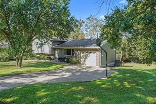 306 Wakefield St, Loveland, OH 45140 - Photo 2