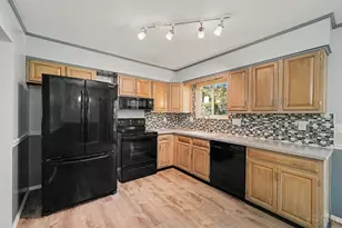 306 Wakefield Ave, Loveland, OH 45140 - Photo 6
