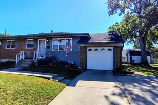 3383 Lakemeadow Ct, Colerain Township, OH 45239 - Photo 2