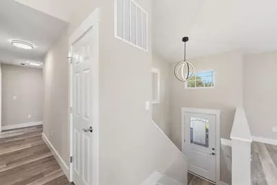 1099 Compton Road, Springfield Township, OH 45231 - Photo 4