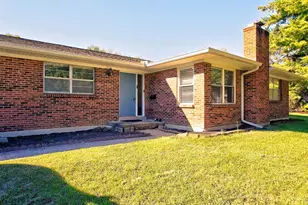 907 Waycross Rd, Forest Park, OH 45240 - Photo 2