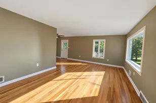 9770 Playtime Ln, Springfield Township, OH 45231 - Photo 6