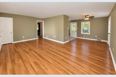 9770 Playtime Lane, Springfield Township, OH 45231 - Photo 4