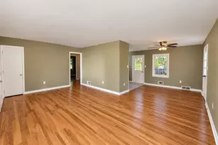 9770 Playtime Ln, Springfield Township, OH 45231 - Photo 4