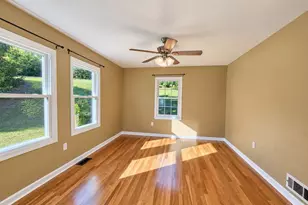 9770 Playtime Ln, Springfield Township, OH 45231 - Photo 8